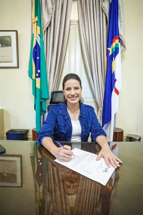 Governadora Raquel Lyra realiza entrega de Motos Patrulha no Palácio do