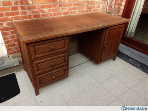 Houten Bureau Met Drie Lades En N Deur