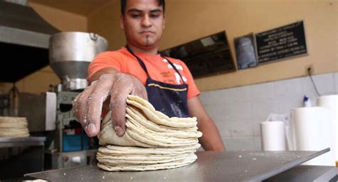 Adiós enchiladitas Las tortillas se venden a 26 pesos el kilo en la