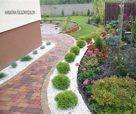 21 Incredible Pebble Landscapes That Will Enhance Your Yard