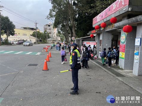 中小學開學首日 桃市警局護童兼交通安全宣導 蕃新聞