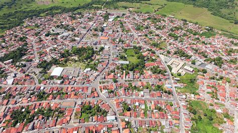 Homens São Encontrados Mortos Dentro De Banheiro De Ginásio Na Região