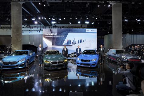 La Auto Show Models