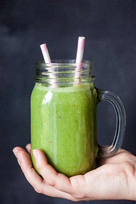 Detox Spinach Green Smoothie Recipe (Quick and Easy Breakfast) | HeyFood — Meal Planning App