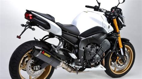 YAMAHA FZ8 E Fazer8 Akrapovic MotorBox