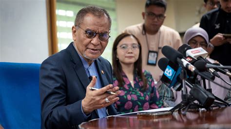 Kkm Kekal Pinda Akta Perubatan Dzulkefly Scoop