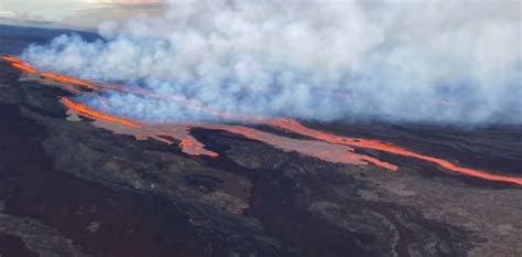 World's largest volcano erupts in Hawaii