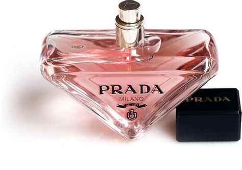 Купить духи Prada Paradoxe. Оригинальная парфюмерия, туалетная вода с ...