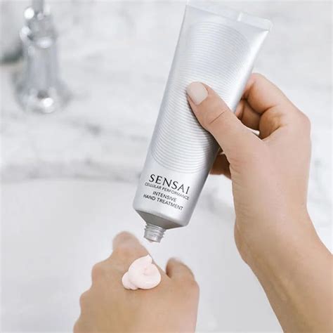 Sensai Cellular Performance Intensive Hand Treatment Idivia