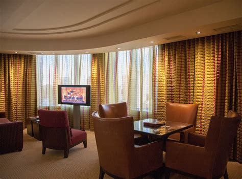MGM Grand Detroit, Detroit: $159 Room Prices & Reviews | Travelocity