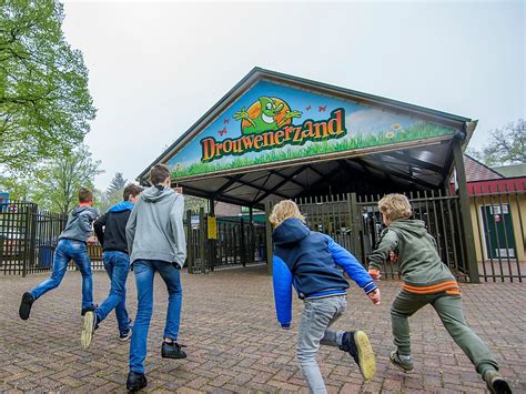 Vakantiepark Drouwenerzand Met Een All In Attractiepark Om De Hoek