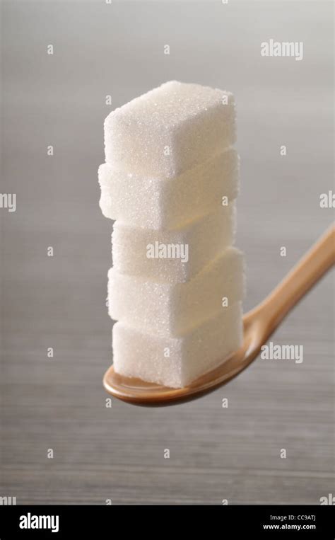 Dropping Sugar Cube Hi Res Stock Photography And Images Alamy