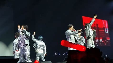 IKON SINOSIJAK Take Off Tour Paris Fancam 4K YouTube