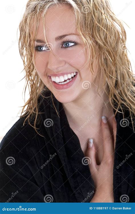 Mooie Lachende Gelukkige Jonge Blonde Vrouw Stock Afbeelding Image Of Gezicht Studio