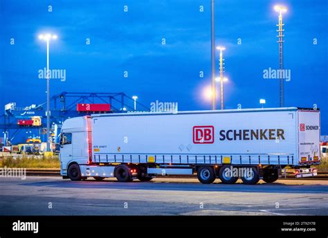 Lkw db schenker Fotos und Bildmaterial in hoher Auflösung Alamy