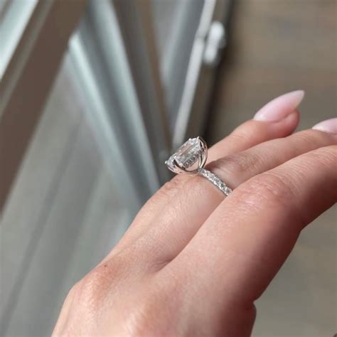 3 5 Ctw Solitaire Emerald Cut Engagement Ring In 18k Gold Luxe Vvs