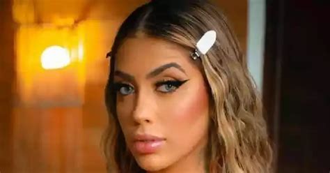 Mc Mirella Aparece Pelada Em Ensaio E Nude Empolga F S Gostinho De