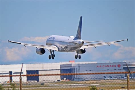 N401UA United Airlines Airbus A320 200 Oldest In Fleet