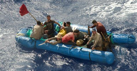 Grupo De Balseros Cubanos Llega A Cayos De Florida