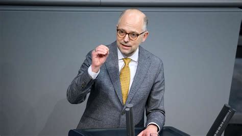 Gr Ne Im Bundestag Wollen Erneut Diskussion Ber Afd Verbot Ansto En