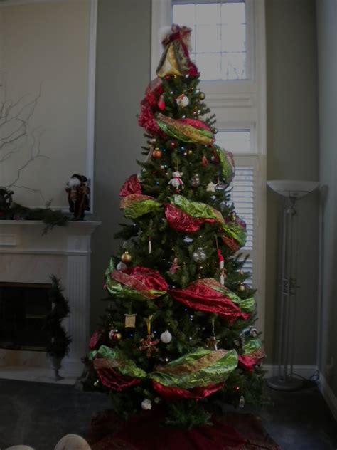 How to Decorate The Perfect Christmas Tree Using Wide Ribbon Garland ...