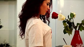 Une Amatrice Brune S Amuse Avec Un Inconnu Xvideos