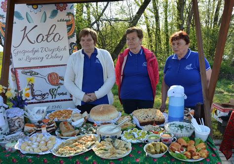 KGW LIPNICA DOLNA ZAPREZENTUJE SIĘ NA FESTIWALU ŚLIWKI MIODU I SERA