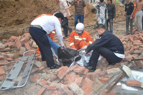 兰州发布致2死围墙倒塌原因风力大围墙倒塌新浪新闻