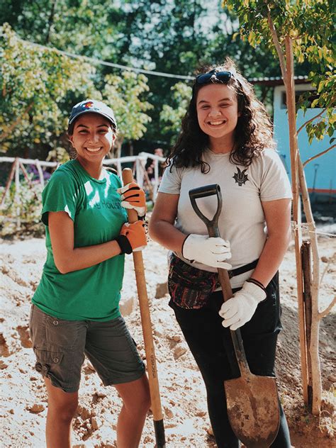 The 9 Best Providers For 1 2 Week Volunteer Abroad Programs