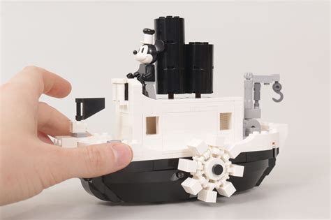 LEGO Disney 40659 Mini Steamboat Willie GWP Review