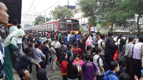 Ini Membahayakan Jarak Peron Dengan Rel Di Stasiun Duri Terlalu Dekat