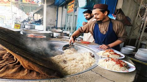 2 Famous Street Food In Peshawar Kabuli Pulao And Umar Chapli Kabab