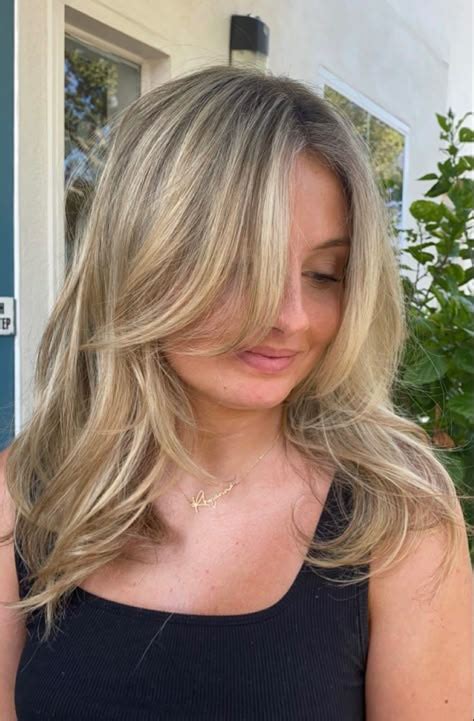 Pin By Sarah Kelley On 50 Shades Of BLONDE Baylage Hair Blonde Hair Goals Cool Blonde Hair