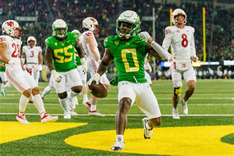 Oregon football back in top 10 of CFP rankings, but playoff a long shot