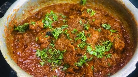 How To Make Easy Tasty Gavrangavthi Chicken Sukka Youtube