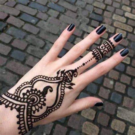 23 Tatuajes Para La Mano Que Te Puedes Hacer Con Henna Tatuajes De