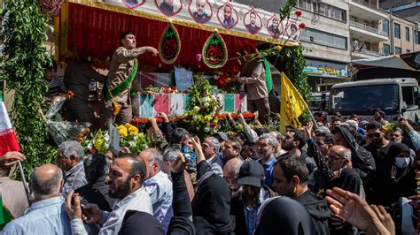 Iran Vows Revenge At A Funeral For Commanders Killed In An Israeli Airstrike The New York Times