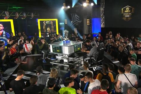 Inside the World's Richest Game of FIFA: No Pressure | News, Scores ...