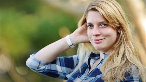 The Best of the Best: A Review of the Canon EF 200mm f/2L IS USM Lens ...