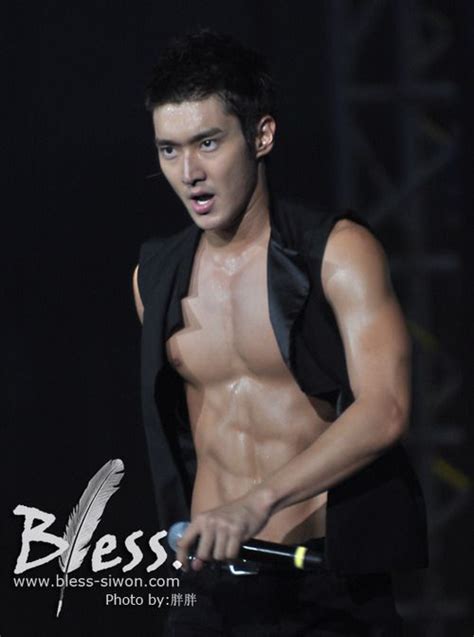 Choi Si Won 최시원 Super Junior Suju D O B 7 4 1986 Aries