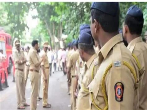 Up Police Constable Exam Paper Leak Issue Candidates Gave Memorandum To