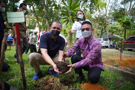 Edi Kamtono Tanam Pohon Peringati Hari Bumi Sedunia ANTARA News