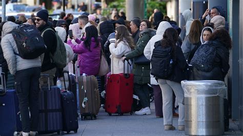 Gatwick What Are Your Rights If Your Flight Is Delayed Or Cancelled