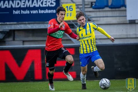 Debutant Roy Kuijpers Schiet Rkc Waalwijk In Laatste Minuut Naar