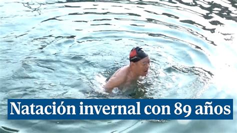 Nadar con 89 años y temperaturas gélidas La atrevida afición que se