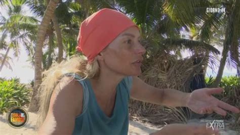 Isola Dei Famosi Lite Furiosa Tra Licia Nunez E Clemente Russo Ti