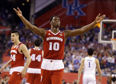 Wisconsin Shocks Kentucky With 71 64 Final Four Win