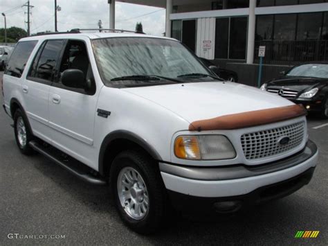 Oxford White 2001 Ford Expedition XLT Exterior Photo 39885704