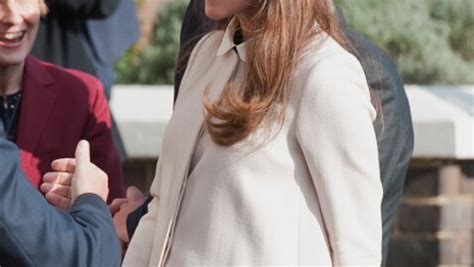 Kate Middleton Enceinte Et Le Prince William De Sortie Et Souriants