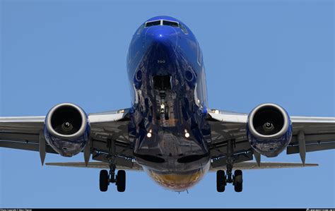 N476WN Southwest Airlines Boeing 737 7H4 WL Photo By Marc Charon ID